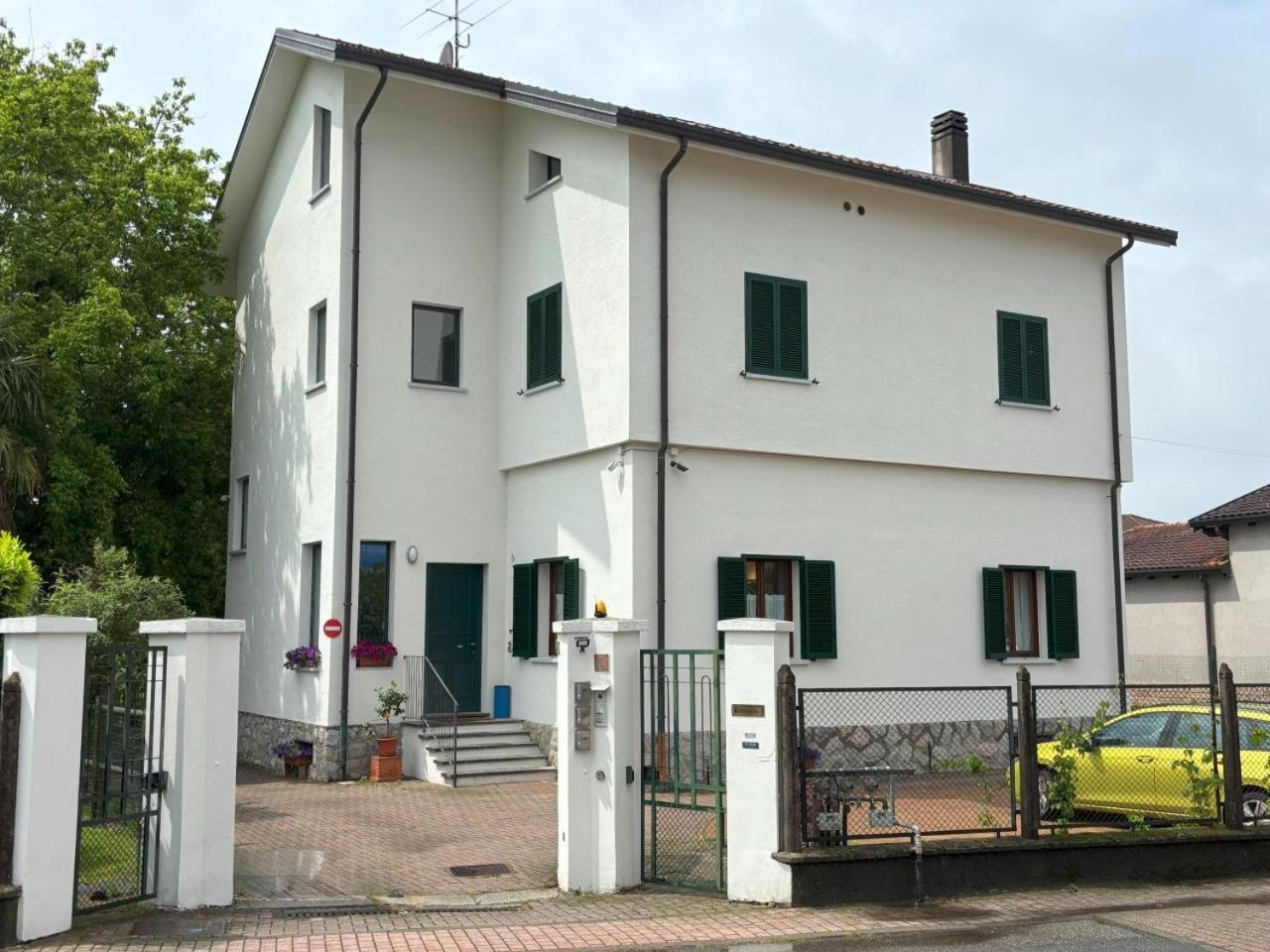 Casa Vacanze Magnolia Borgo Ticino Exteriör bild