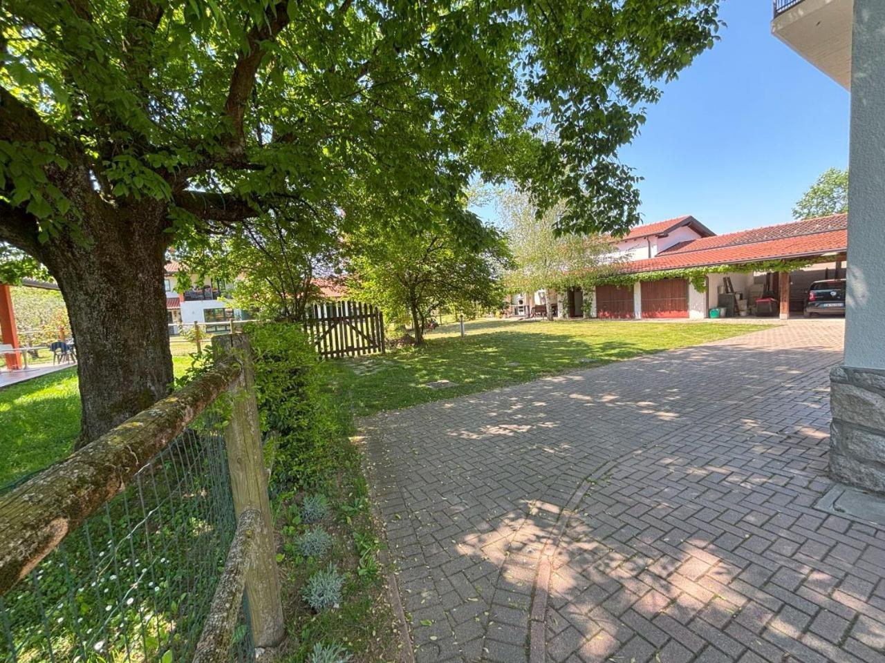 Casa Vacanze Magnolia Borgo Ticino Exteriör bild
