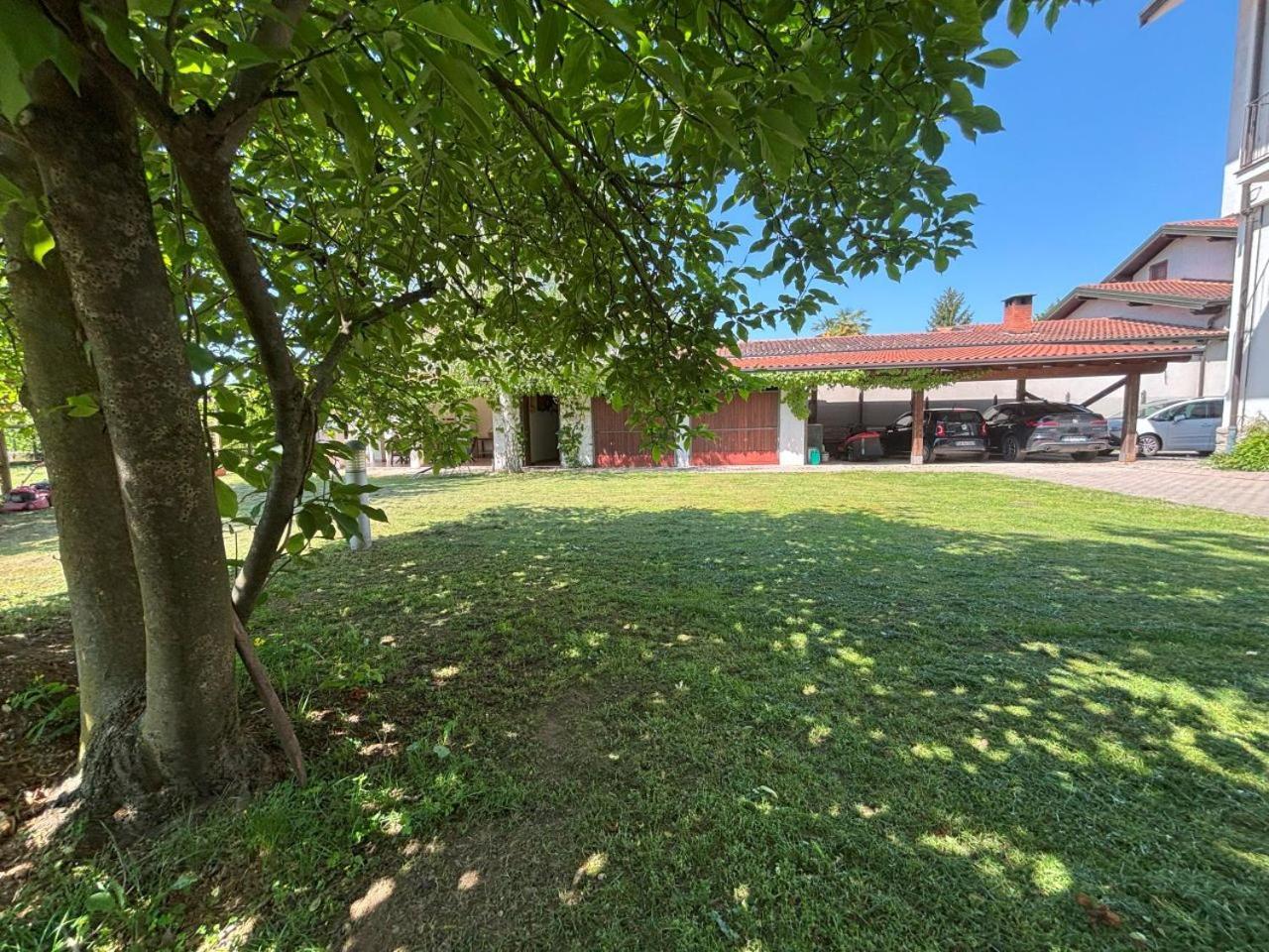 Casa Vacanze Magnolia Borgo Ticino Exteriör bild